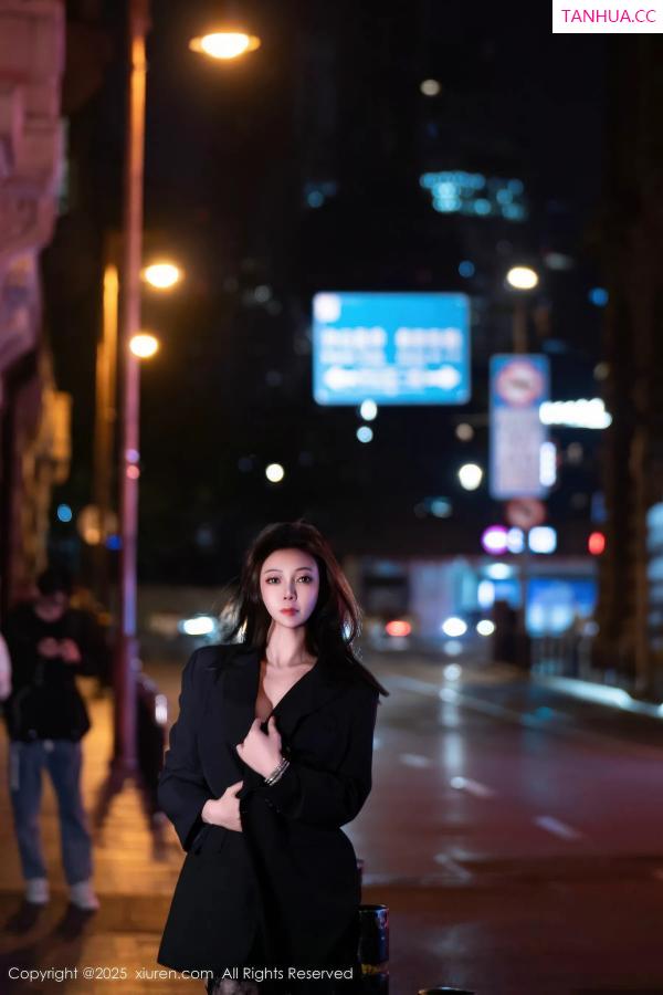 闫雪松 松果儿 [XiuRen]高清写真图 2025.10.23 No.10899 果儿Victoria第7张图片